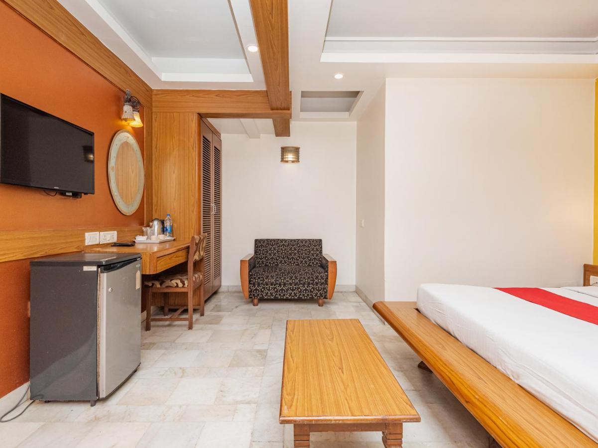 Hotel Balwas スーラト エクステリア 写真