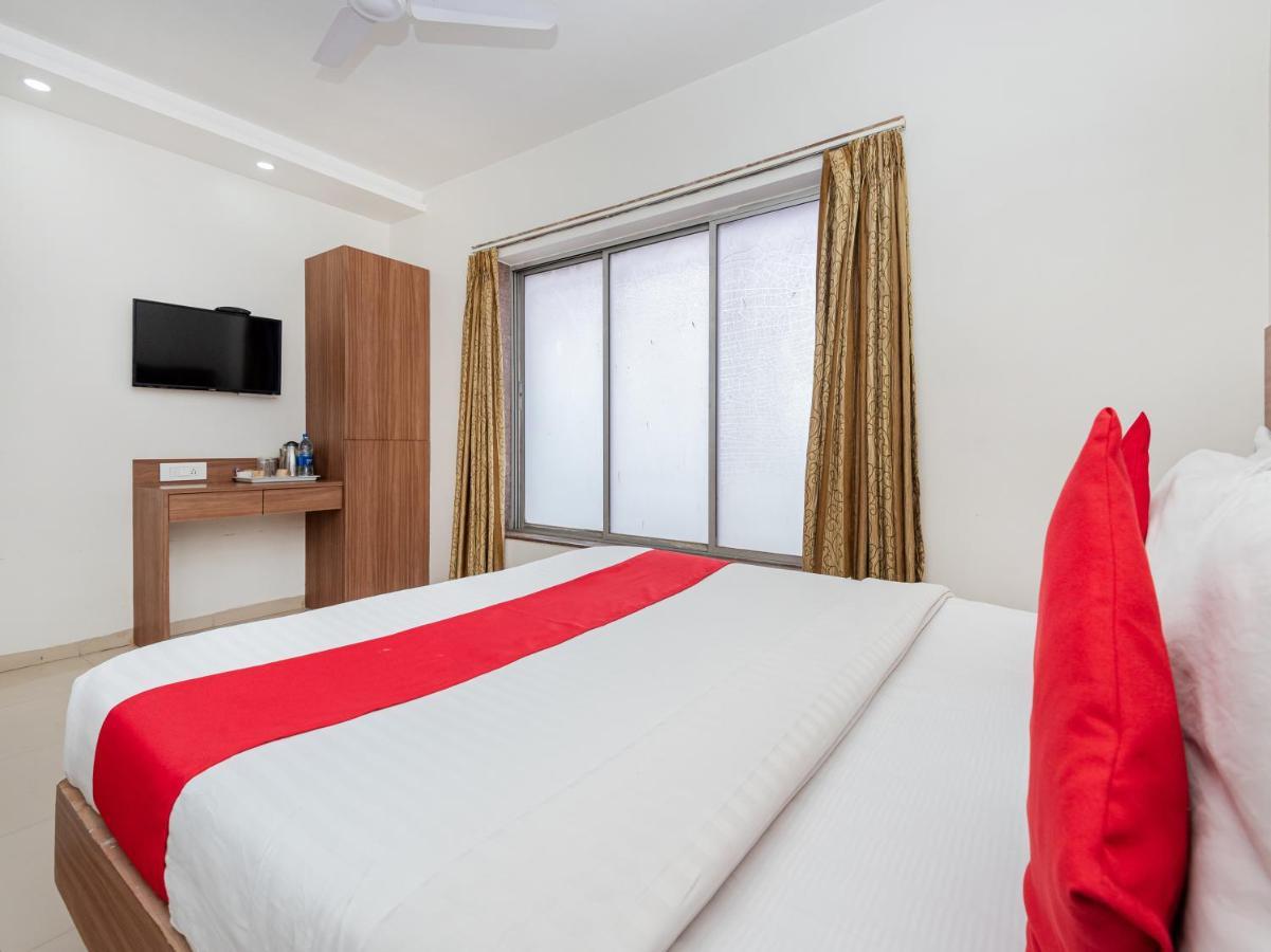 Hotel Balwas スーラト エクステリア 写真