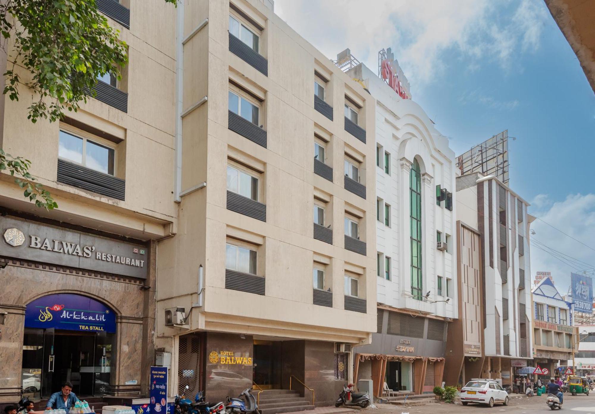 Hotel Balwas スーラト エクステリア 写真